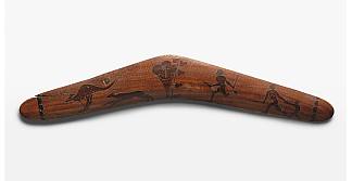回旋镖装饰着猎人和袋鼠 Boomerang Decorated with Hunters and Kangaroo (c.1936)，阿尔伯特·纳马吉拉