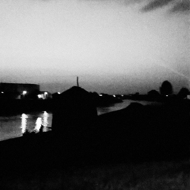 篝火点燃前的那一刻 The moment before the ignition of the bonfire (2016; Karlovac,Croatia ),阿尔弗雷德·弗雷迪·克鲁帕