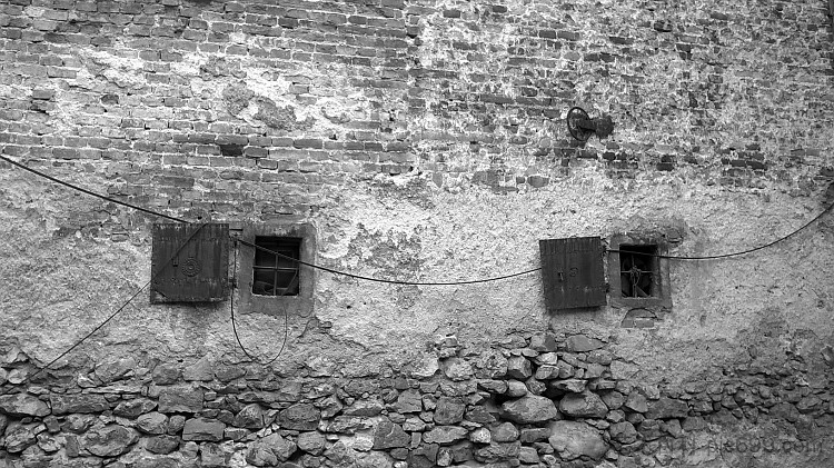 窗户 Windows (2018; Karlovac,Croatia ),阿尔弗雷德·弗雷迪·克鲁帕