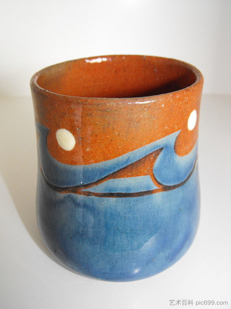 带有“波浪和月亮”装饰的杯子 Cup with 'Wave and Moon' Decoration (1900)，阿尔弗雷德·威廉·芬奇