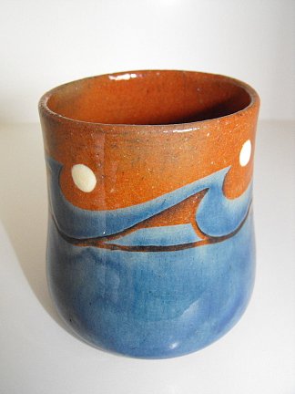 带有“波浪和月亮”装饰的杯子 Cup with ‘Wave and Moon’ Decoration (1900)，阿尔弗雷德·威廉·芬奇