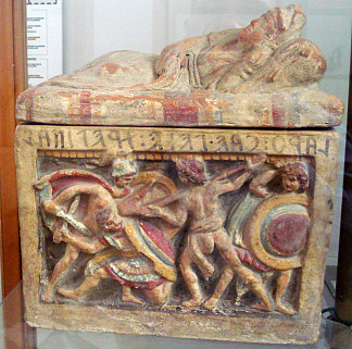 兵马俑伊特鲁里亚灰瓮，展示了围绕阿拉的战斗场景 Terracotta Etruscan Cinerary Urn, Displaying a Scene of Fight Around the Ara (c.150 BC)，古希腊绘画和雕塑