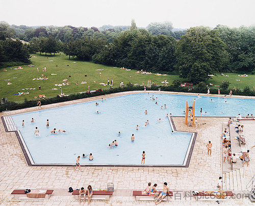 拉廷根游泳池 Ratingen Swimming Pool (1987)，安德烈亚斯·古尔斯基