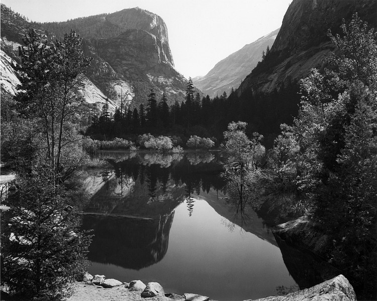 镜湖， 早晨， 优胜美地国家公园 Mirror Lake, Morning, Yosemite National Park (1928; United States  )，安塞尔·亚当斯