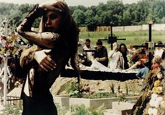 墓地的时尚 Fashion at the Graveyard (1997)，阿尔森·萨瓦多夫