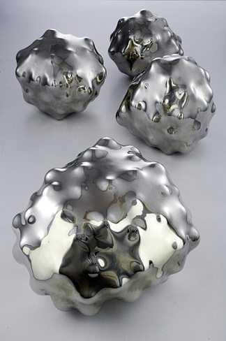 簇 cluster (2008)，卡斯滕·尼古拉