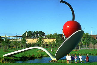 Spoonbridge and Cherry（与van Bruggen合作） Spoonbridge and Cherry (collaboration with van Bruggen) (1988)，克拉斯·欧登伯格