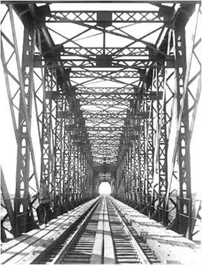 横跨里奥尼河的大桥 The Bridge across Rioni River (1910; Kutais / K'ut'aisi,Georgia  )，戴维·卡卡巴泽