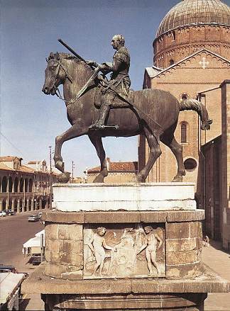 帕多瓦的加塔梅拉塔骑马雕像 Equestrian statue of Gattamelata at Padua (1453)，多纳泰罗