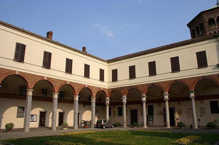 圣安布罗焦大教堂 - 布拉曼特的拱廊 Basilica of Sant'Ambrogio - Bramante's arcades (c.1492)，多纳托·布拉曼特