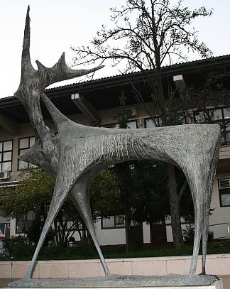 鹿 The Deer (1958; Croatia                     )，杜桑达蒙加