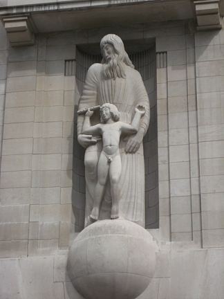 爱丽儿和普洛斯彼罗在BBC广播公司的入口处。 Ariel and Prospero Above the Entrance to the Bbc’s Broadcasting House.，埃里克·吉尔