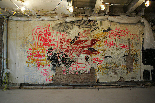 壁画（与Futura 2000和Jean-Michel Basquiat合作） Mural (collaboration with Futura 2000 and Jean-Michel Basquiat)，Fab 5 弗雷迪