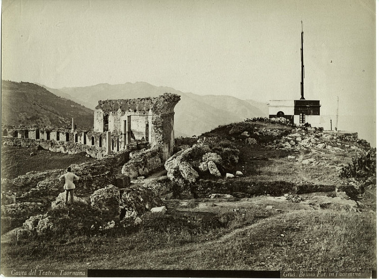 希腊剧院，陶尔米纳 The Greek Theater, Taormina (c.1880 - c.1889)，朱塞佩·布鲁诺