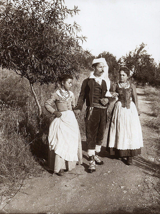 来自陶尔米纳的家庭 Family from Taormina (c.1890 - c.1899)，朱塞佩·布鲁诺