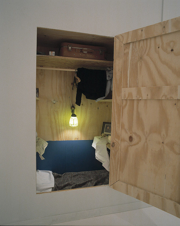 在壁橱里 In the Closet (2000)，伊利亚·卡巴科夫