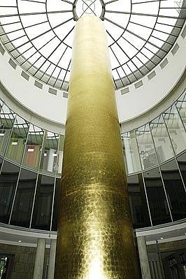 金塔 The Golden Tower (2004)，詹姆斯·李·贝耶斯