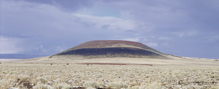 罗登陨石坑 Roden Crater (1979; Flagstaff,United States ),詹姆斯·特瑞尔