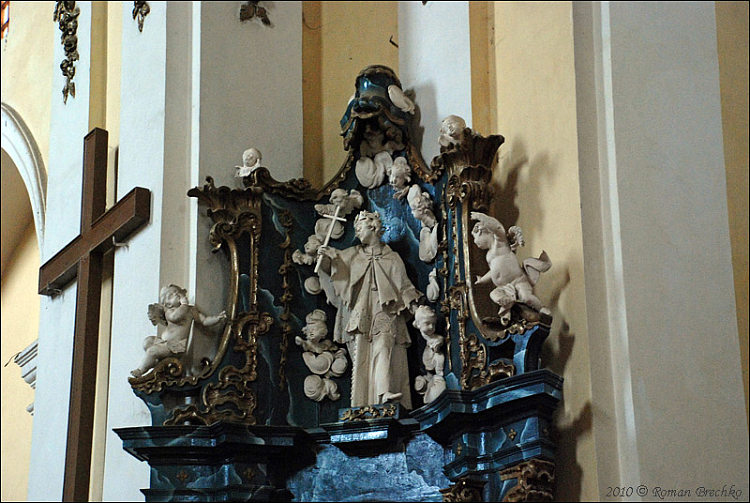 圣尼古拉斯祭坛与扬·内波穆克的雕塑 Altar of St. Nicholas with a sculpture of Jan Nepomuk (c.1755; Buchach,Ukraine  )，约翰·格奥尔·品泽尔