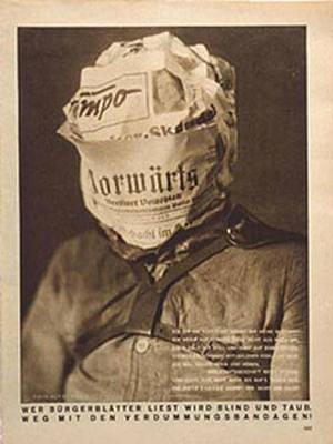 谁读资产阶级报纸，谁就成了瞎子和聋子：摆脱绷带！《美术画报》（AIZ） 9.No. 6 Whoever reads bourgeois newspapers becomes blind and deaf: away with the stultifying bandages! Arbeiter-Illustrierte Zeitung (AIZ) 9. no. 6 (1930)，约翰·哈特菲尔德