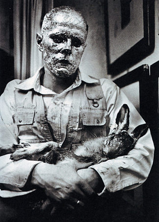 如何向死野兔解释图片 How to Explain Pictures to a Dead Hare (1965; Germany                     )，约瑟夫·博伊斯