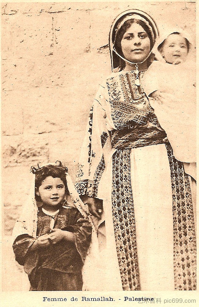 一位来自拉马拉的巴勒斯坦女士 A Palestinian lady from Ramallah (c.1928; Ramallah / Rahm Alla / Ram Allah,Palestinian Territory  )，卡里梅·阿布德