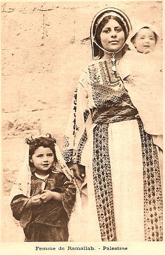 一位来自拉马拉的巴勒斯坦女士 A Palestinian lady from Ramallah (c.1928; Ramallah / Rahm Alla / Ram Allah,Palestinian Territory                     )，卡里梅·阿布德