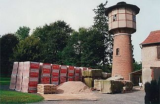 建筑材料水塔，法尔斯堡 Construction materials water tower, Phalsburg (2000)，拉拉·阿尔玛雀纪