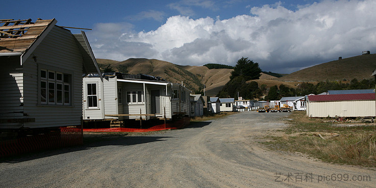 搬迁房屋，布里顿庭院 Relocated Houses, Brittons Yard (2009)，拉拉·阿尔玛雀纪