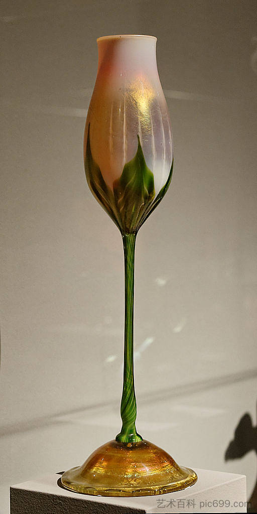 花形高脚杯 Flower shaped gobelet (1900)，蒂凡尼