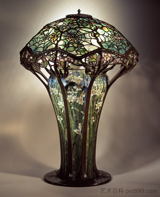 图书馆灯。蜘蛛网设计 Library Lamp. Cobweb design (1900)，蒂凡尼