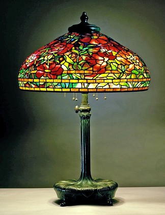 图书馆灯。牡丹设计 Library lamp. Peony design (1902)，蒂凡尼