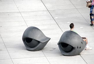 眼凳 Eye Benches，路易丝·布儒瓦