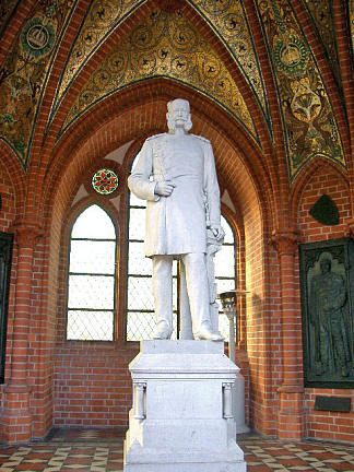 皇帝魏尔海姆一世的大理石雕像在格鲁内瓦尔德塔 Marmor-standbild Kaiser Weilhelm I. Im Grunewaldturm，路德维希·曼泽尔