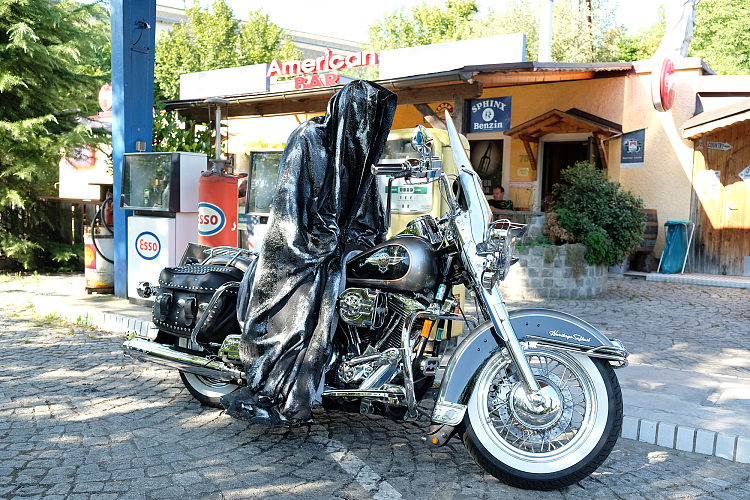 自行车守护者骑手 - 时间旅行者 Bike Guardian rider - time traveler (2017; Austria  )，曼弗雷德·基隆霍夫