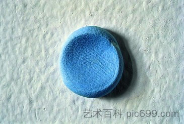 第79号作品（一些蓝光钉揉捏，滚成球，压在墙上） Work No. 79 (Some Blu-Tack kneaded, rolled into a ball, and depressed against a wall) (1993)，马丁·克里德