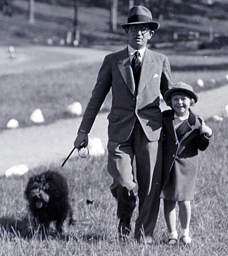 马丁·蒙卡奇和女儿 Martin Munkácsi and daughter (c.1940; Hungary                     )，马丁·蒙卡奇