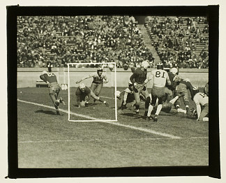 足球比赛 Football game (1936; United States                     )，马丁·蒙卡奇