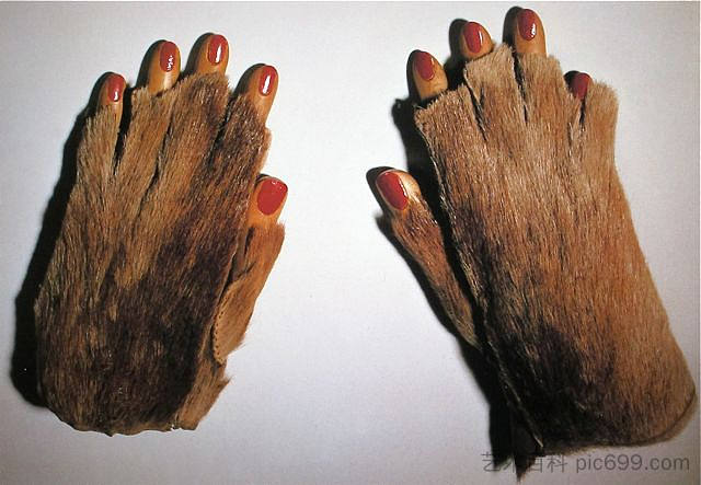 木指毛皮手套 Fur Gloves with Wooden Fingers (1936)，梅拉·奥本海姆