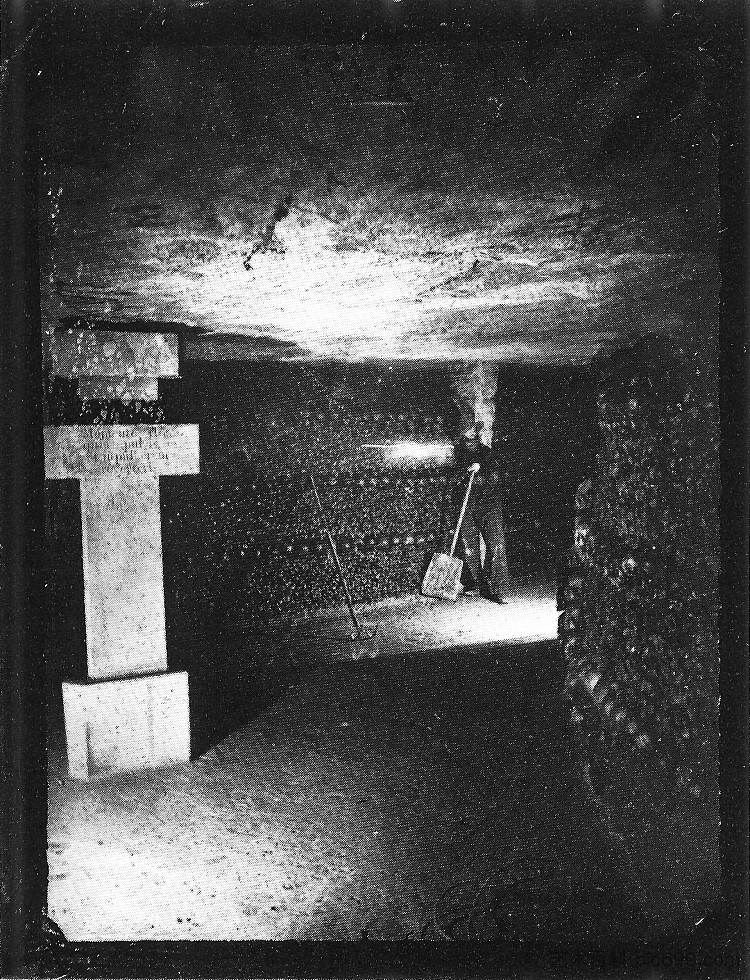 巴黎地下墓穴 Catacombes De Paris (1861)，菲利克斯·纳达尔