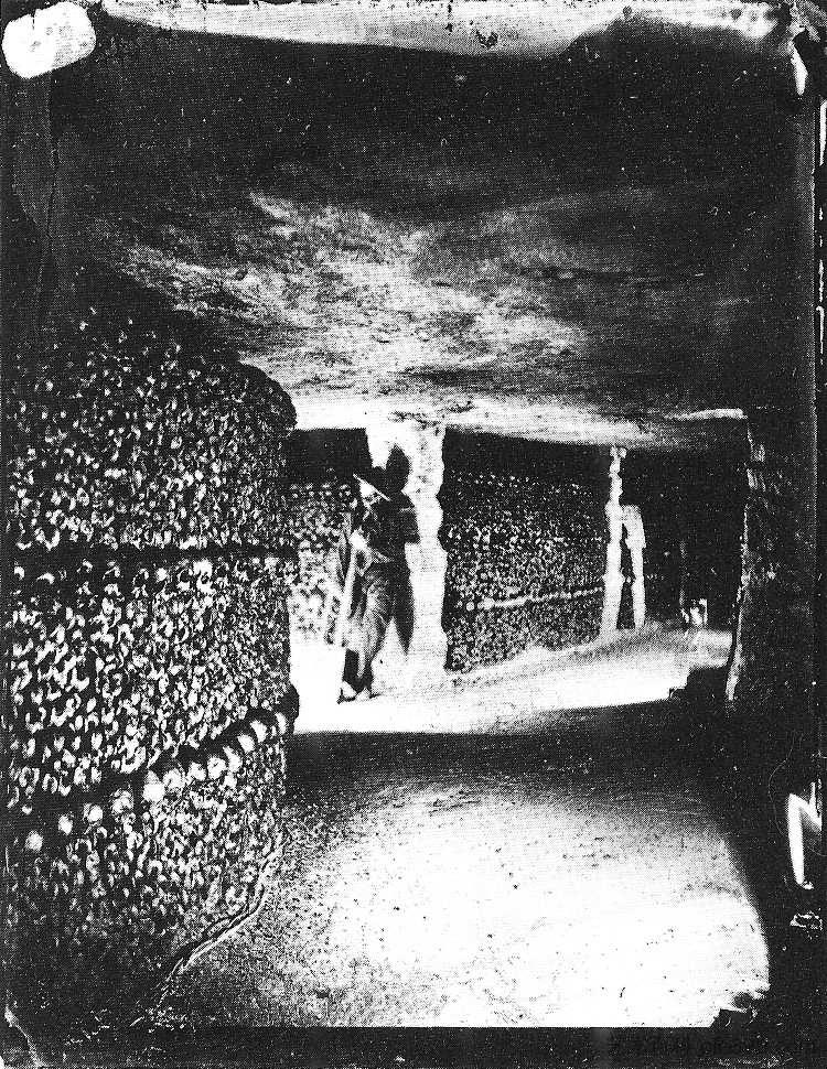 巴黎地下墓穴 Catacombes De Paris (1861)，菲利克斯·纳达尔