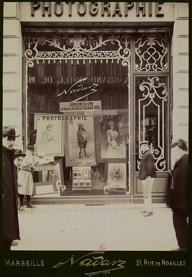 马赛的纳达尔老年人商店 La Boutique De Nadar Père À Marseille (c.1897)，菲利克斯·纳达尔