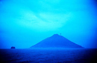 黎明时的火山。斯特龙博利。塔利。 Volcano at Dawn. Stromboli. Ltaly. (1996)，南·戈尔丁