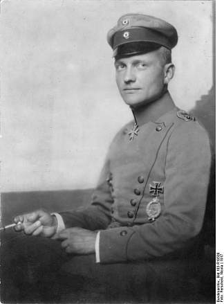 曼弗雷德·里希特霍芬 Manfred V. Richthofen (1917)，尼古拉·佩尔沙伊德