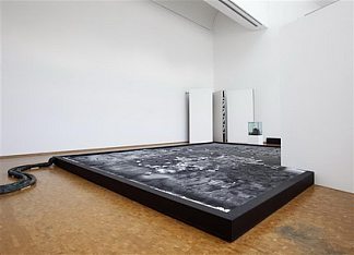 闪闪发光的远征，第三幕（黑冰舞台） L’Expédition scintillante, Act III (Black Ice Stage) (2002)，皮埃尔·胡格