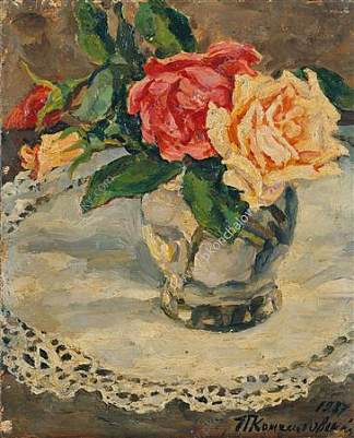 静物画。蕾丝餐巾上的玫瑰。 Still Life. Roses on a lace napkin. (1937)，孔科洛夫茨基