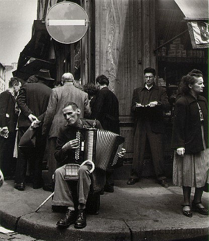 手风琴家，穆夫塔尔街 L'Accordeoniste, rue Mouffetard (1951)，罗伯特·杜瓦诺