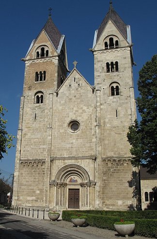 圣詹姆斯修道院教堂，匈牙利莱贝尼 Abbey Church of St James, Lébény, Hungary (1208)，罗马式建筑