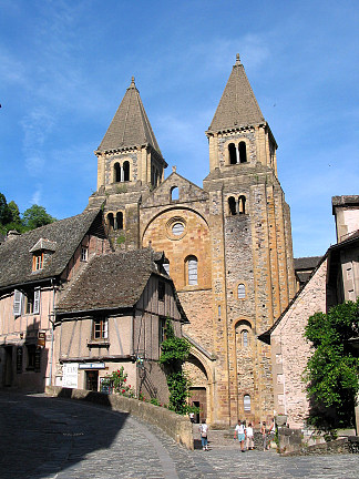 圣福伊修道院教堂，法国孔克斯 Abbey Church of Saint Foy, Conques, France (c.1100)，罗马式建筑