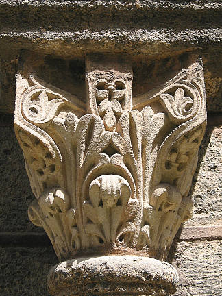 首都，法国勒皮大教堂 Capital, Le Puy Cathedral, France (c.1100)，罗马式建筑